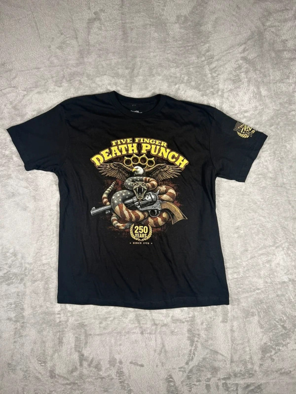 Five finger death punch graphic concert tee L